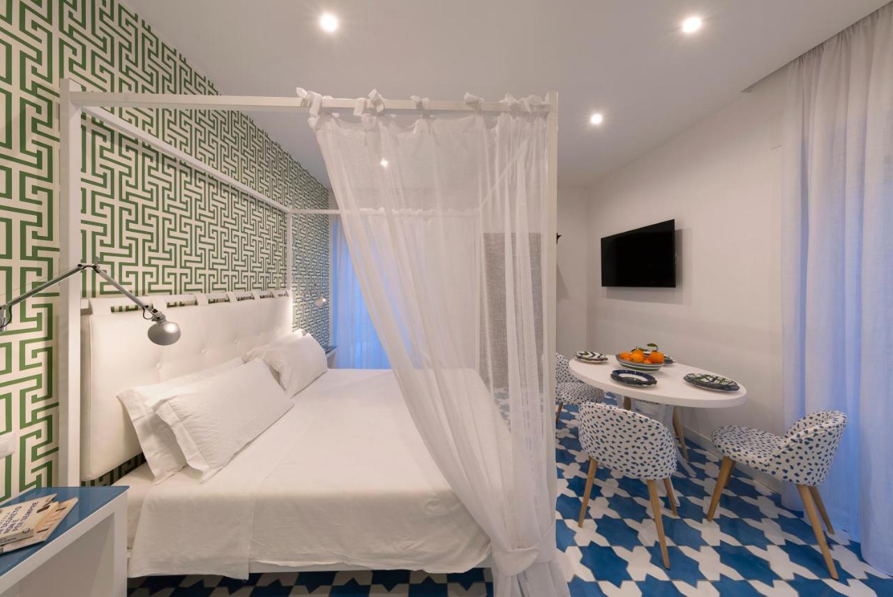 Luxury&Romantic Apartment With Balcony In 소렌토 외부 사진